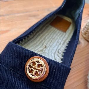 Tory Burch - Navy Blue Beacher Canvas Espadrille Size 8 Flats (used).
